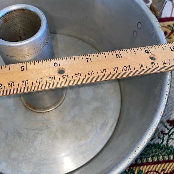 Mirro The Finest Aluminum Angel Food Cake Tube Pan 5394M-10” Footed,handled USA - Picture 5 of 5